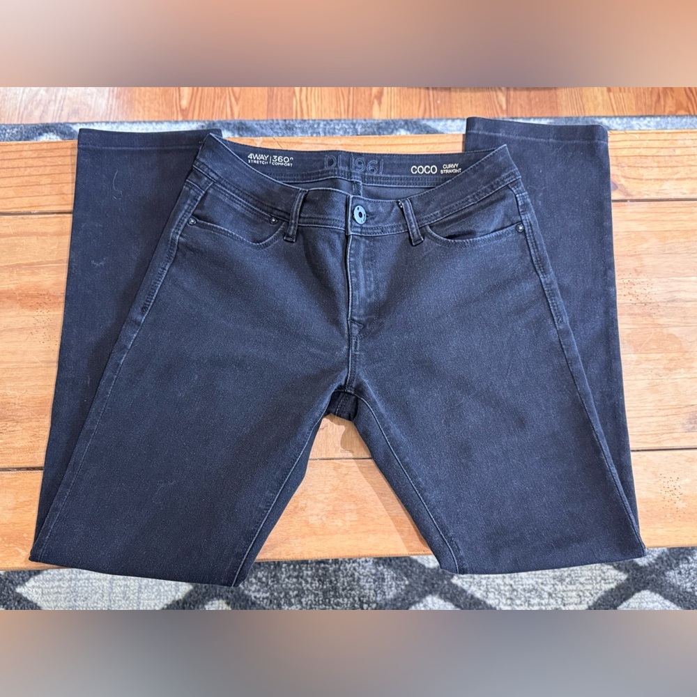 EUC - DL1961 - 28 - MID RISE COCO CURVY STRAIGHT BLACK Jeans - ONYX